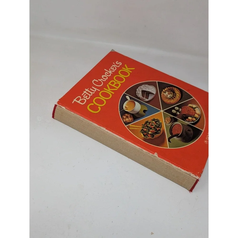 Betty‎ Crocker's Cookbook 1975 25th printing Hardcover VTG 1969 Red Pie Cover
